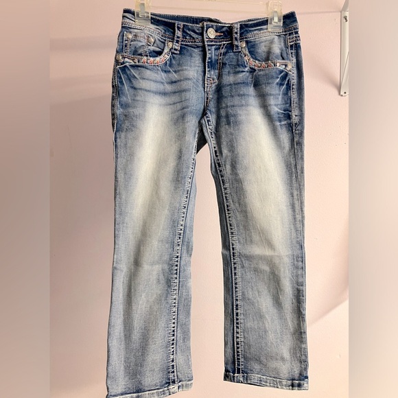 Grace in LA Women’s Denim Capri Pants, Size 26, Faded Blue; Sequins - Picture 2 of 9